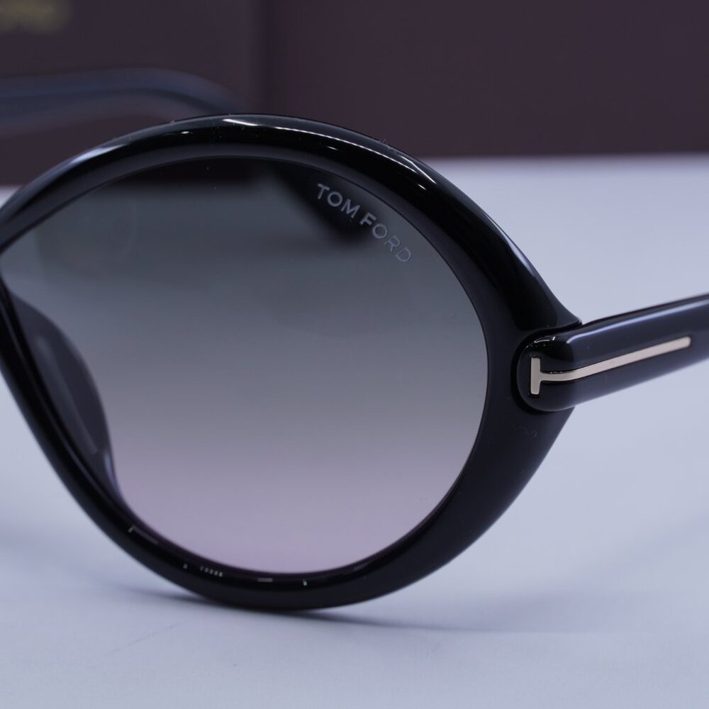 Tom Ford Jada FT1070 01B Geometric Sunglasses - Black/Smoke - Picture 2 of 10
